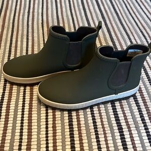 Women's Torrent Chelsea Matte Rubber Rain Boot